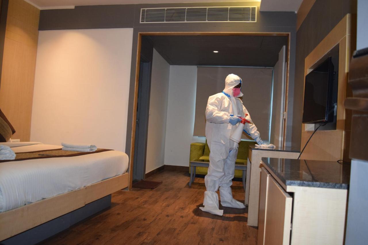 Hotel Superb 5 Mins Walk From New Delhi Station Exterior foto