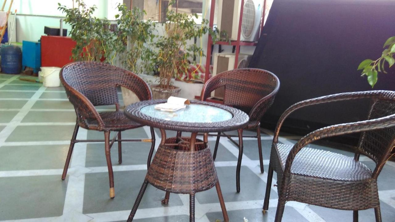 Hotel Superb 5 Mins Walk From New Delhi Station Exterior foto