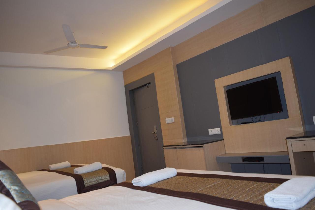 Hotel Superb 5 Mins Walk From New Delhi Station Exterior foto