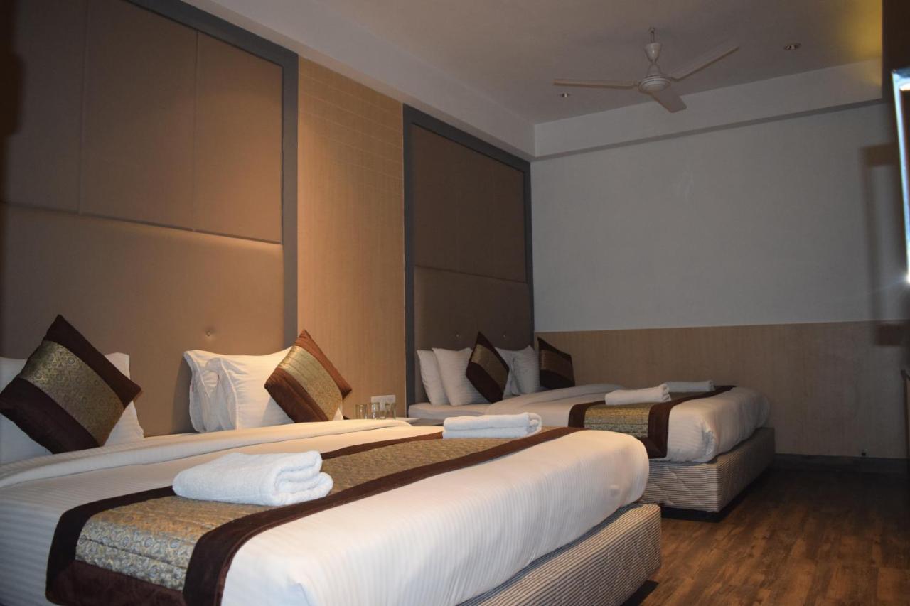 Hotel Superb 5 Mins Walk From New Delhi Station Exterior foto