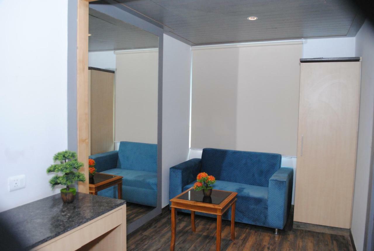 Hotel Superb 5 Mins Walk From New Delhi Station Exterior foto