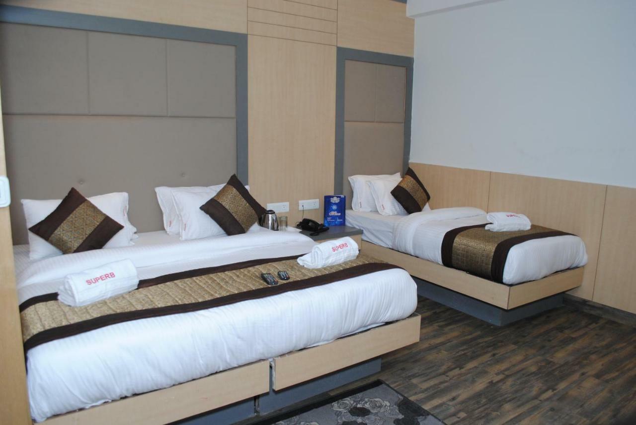 Hotel Superb 5 Mins Walk From New Delhi Station Exterior foto
